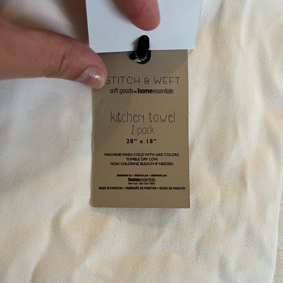 Stitch and Weft “wifey” and “hubby” towels - Picture 3 of 3